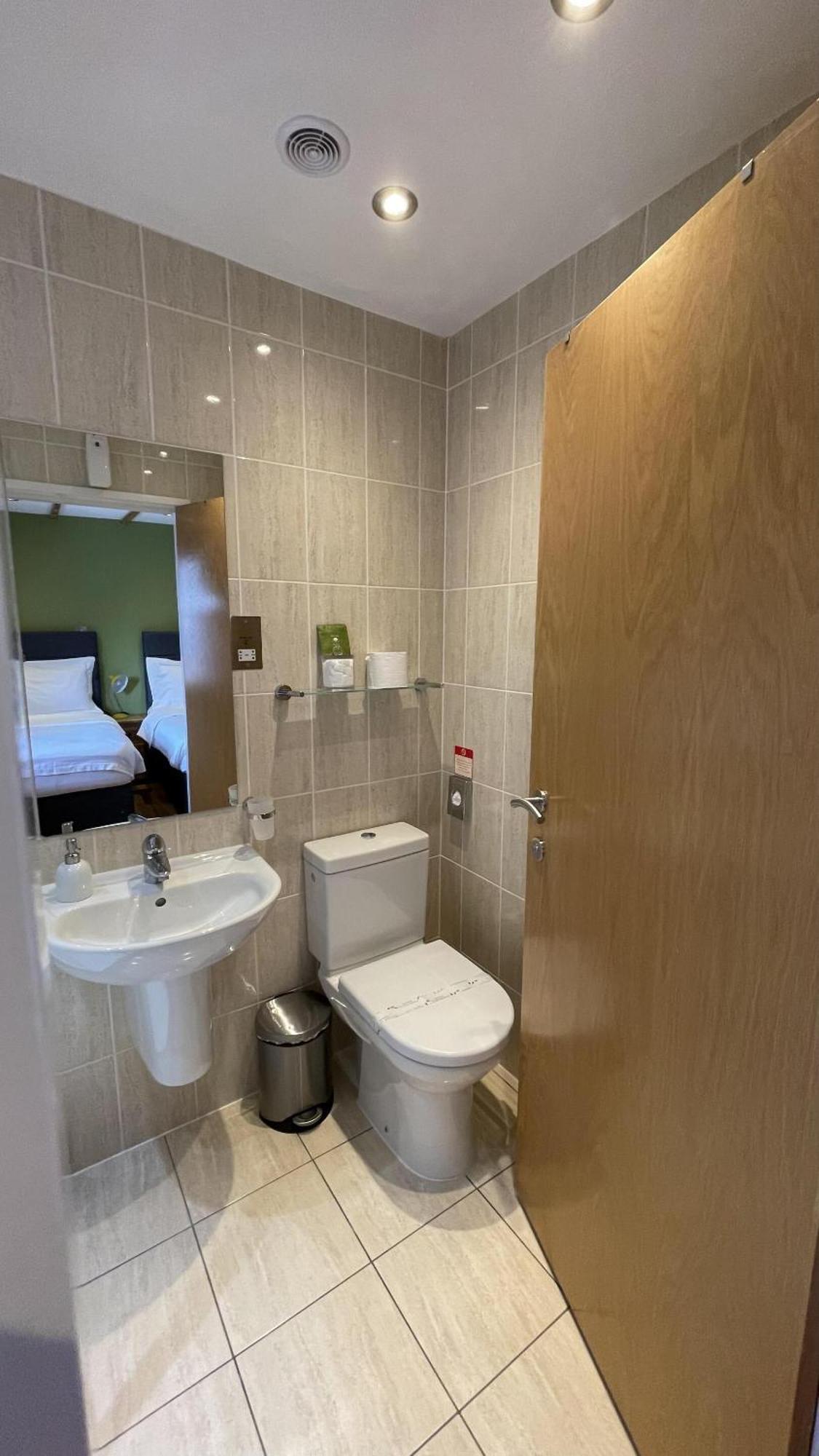 Bath House Hotel Chard Phòng bức ảnh