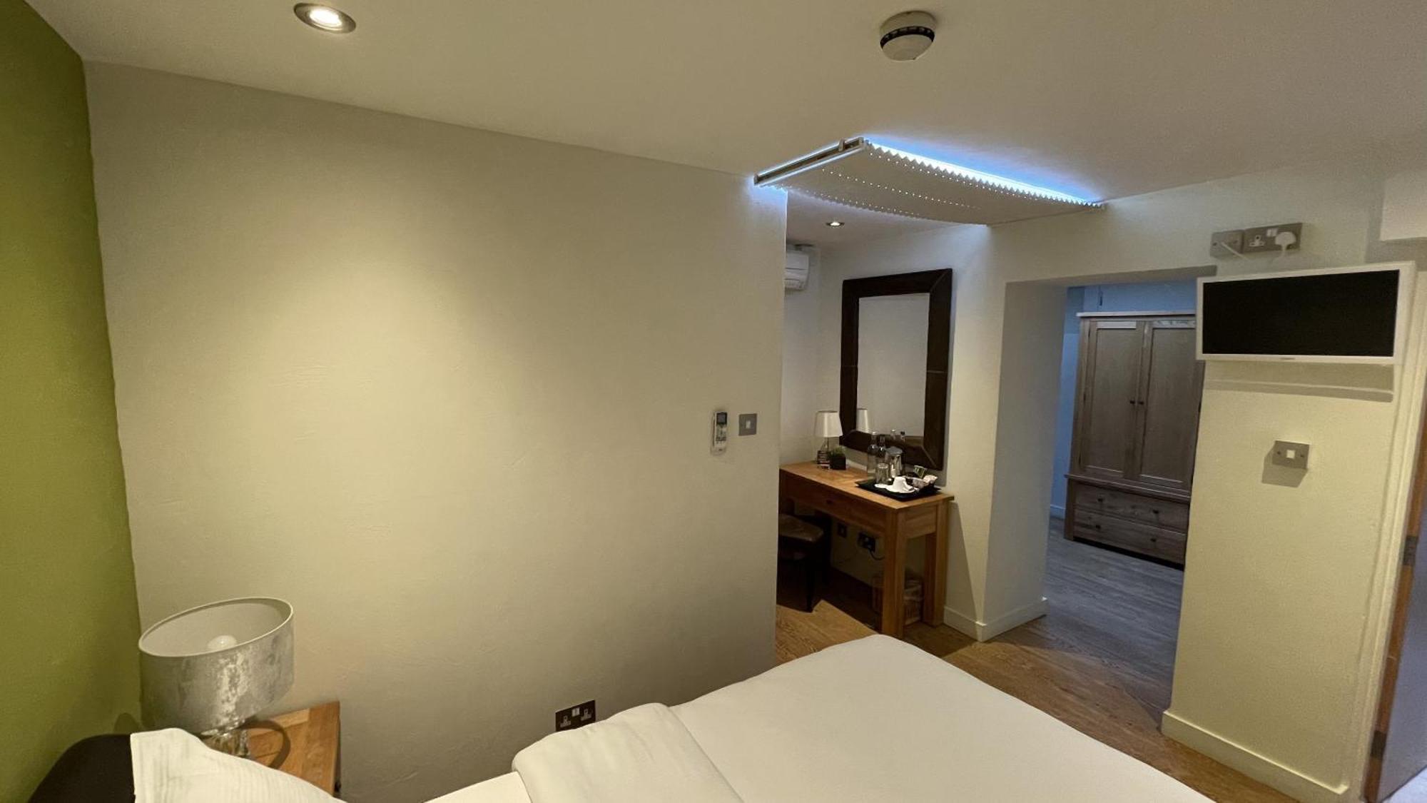 Bath House Hotel Chard Phòng bức ảnh