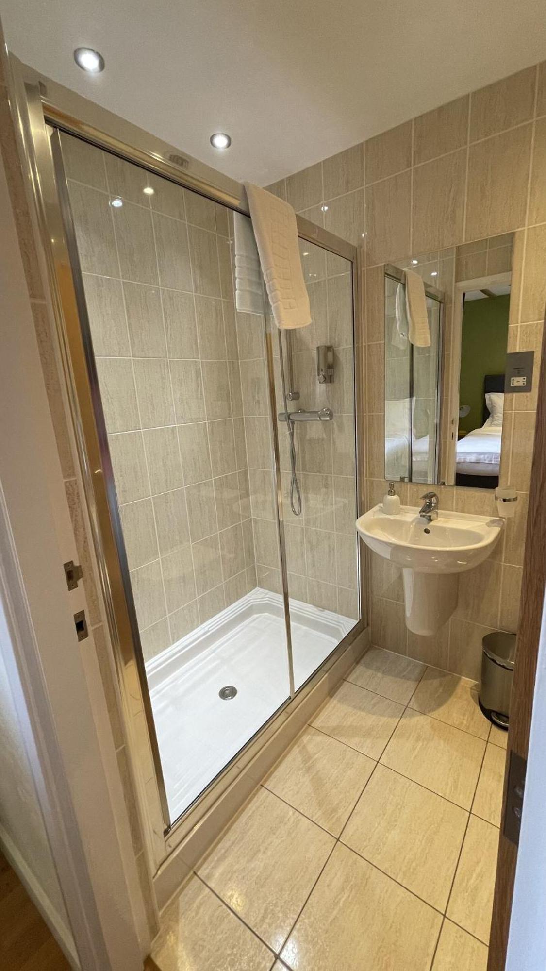 Bath House Hotel Chard Phòng bức ảnh