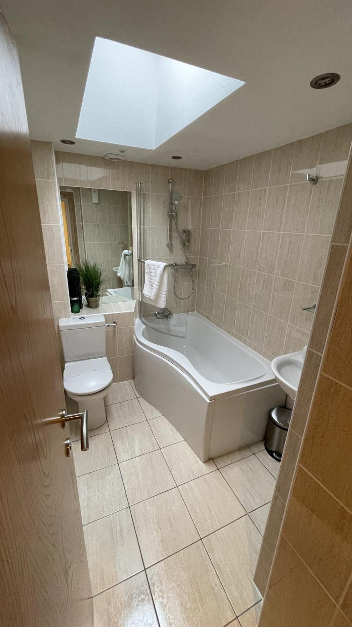 Bath House Hotel Chard Phòng bức ảnh