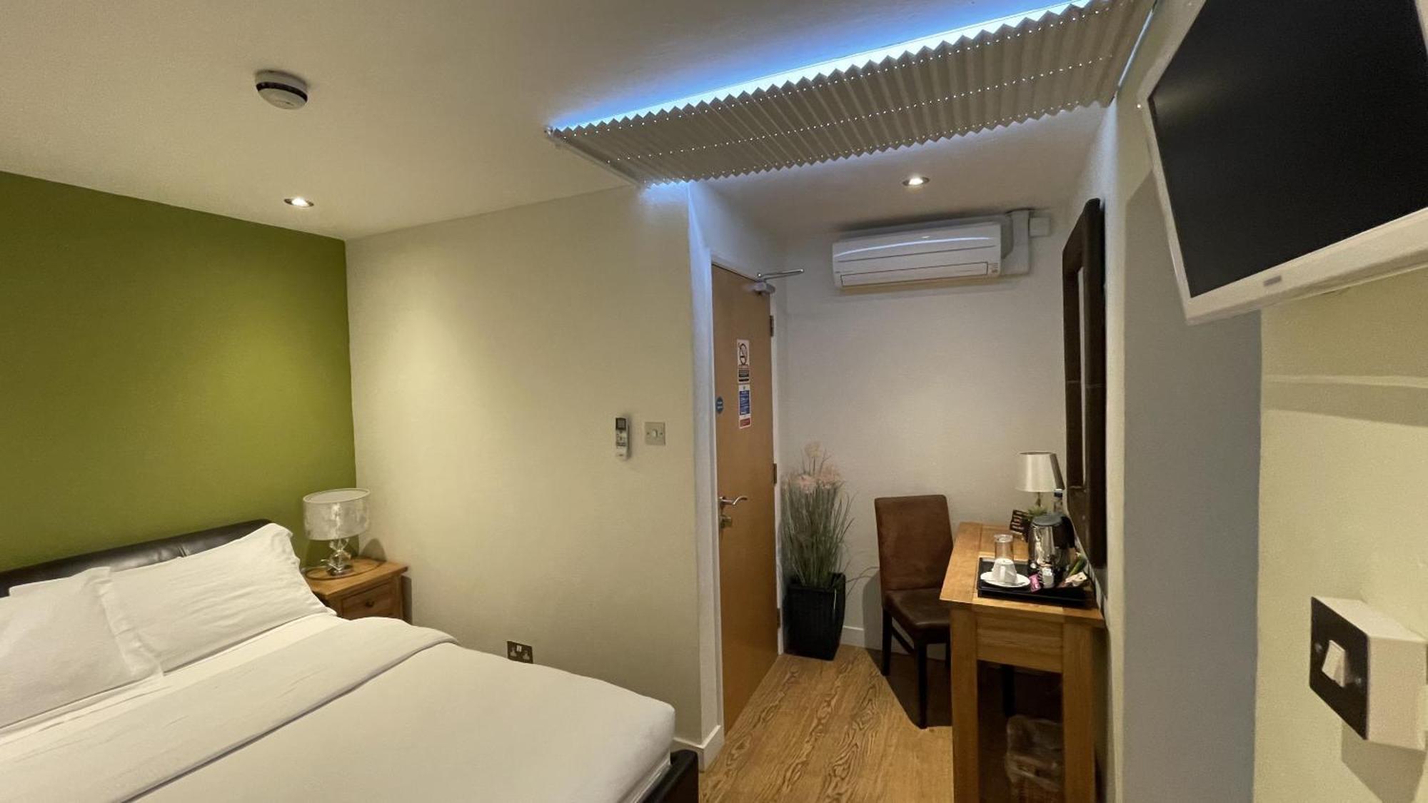 Bath House Hotel Chard Phòng bức ảnh