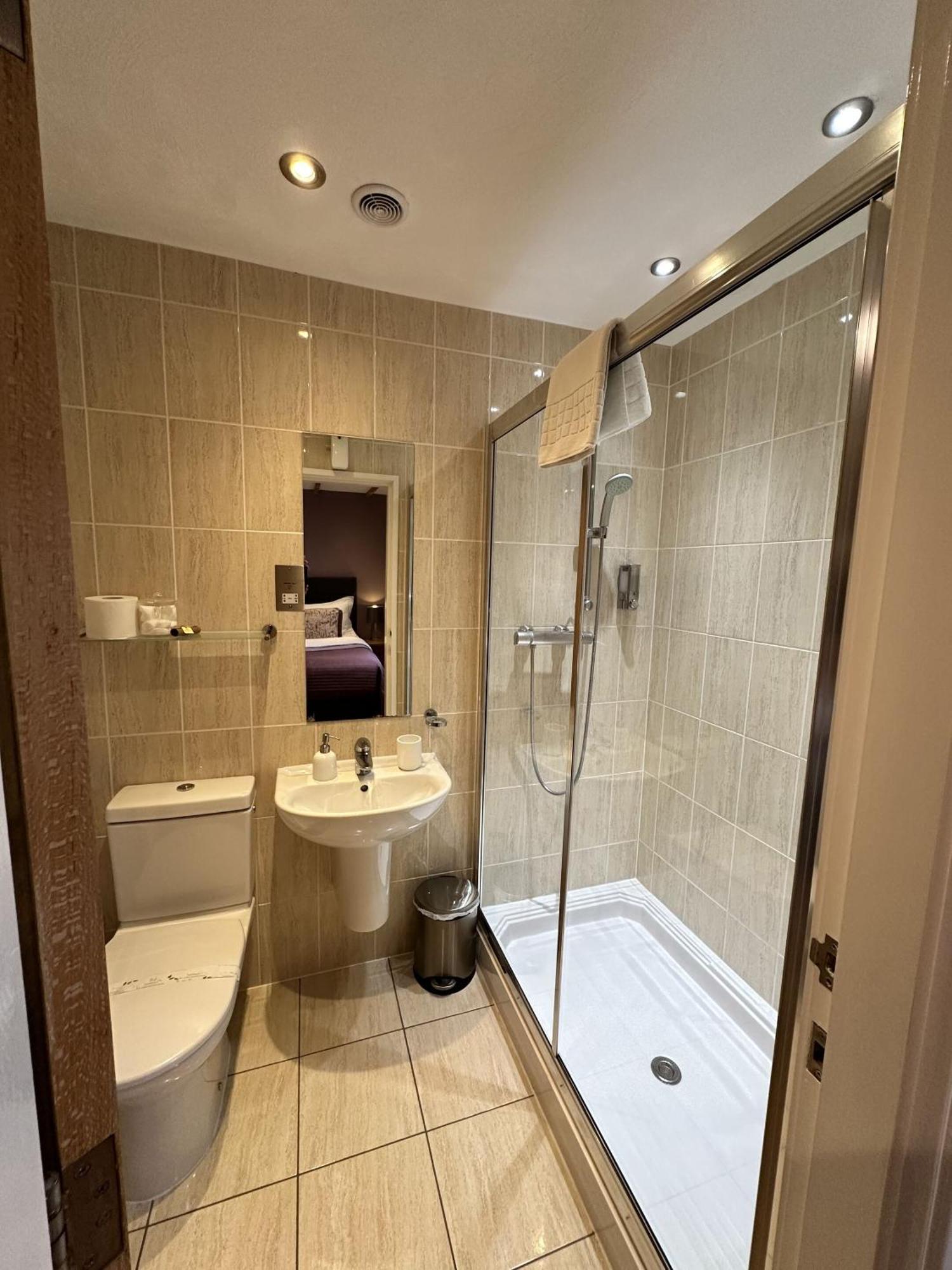 Bath House Hotel Chard Phòng bức ảnh