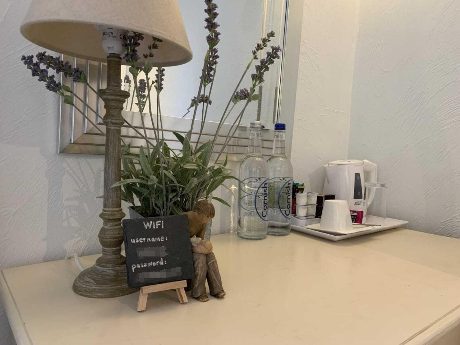 Bath House Hotel Chard Phòng bức ảnh